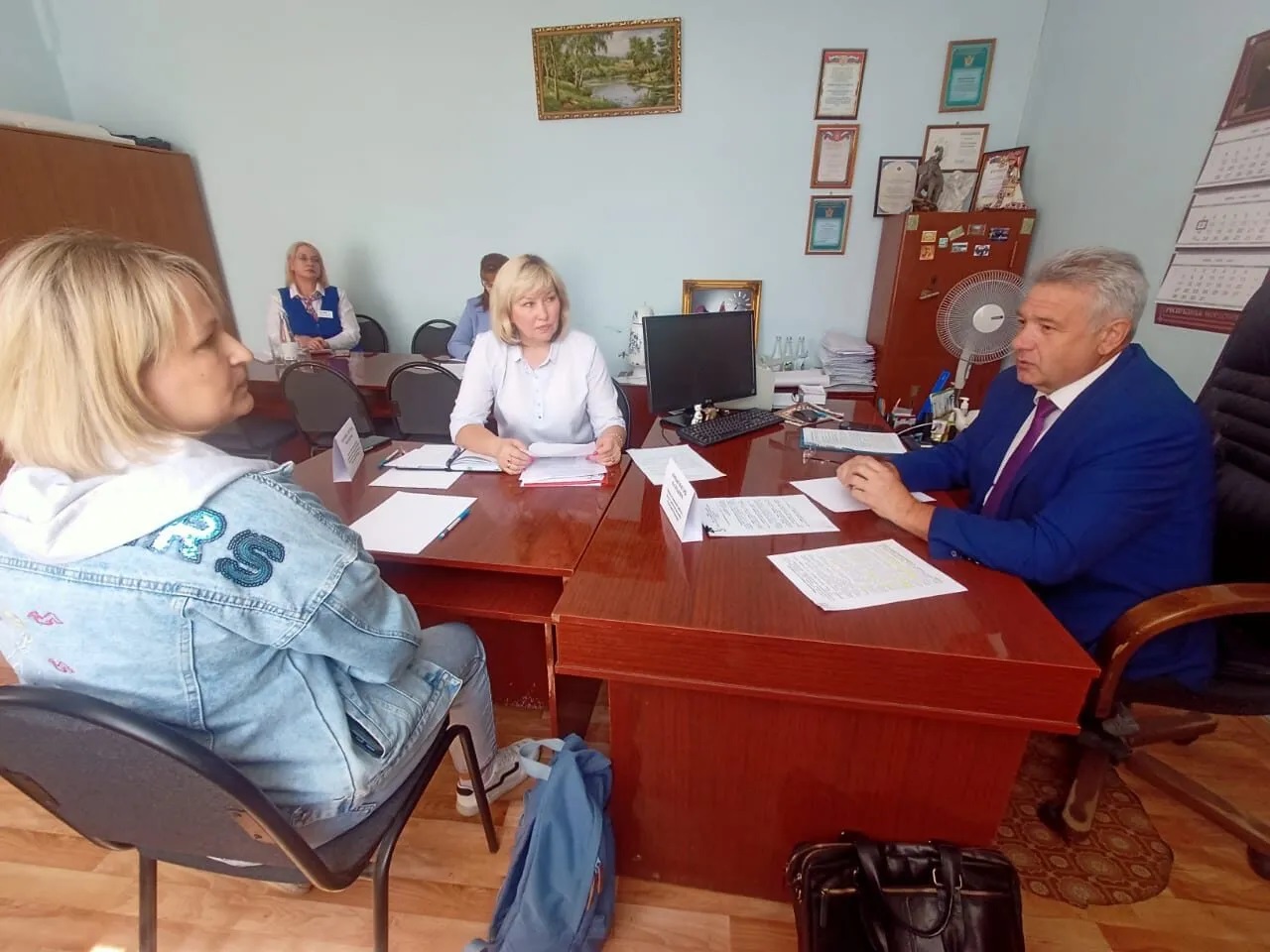 Приём граждан. «Власть должна помогать решать вопросы и проблемы»– уверен министр социальной защиты, труда и занятости населения Республики Мордовия И.В. Князьков